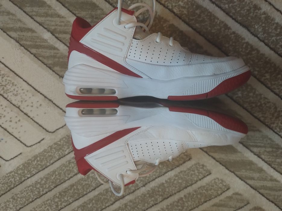 Маратонки Nike  Jordan 37,5 номер.