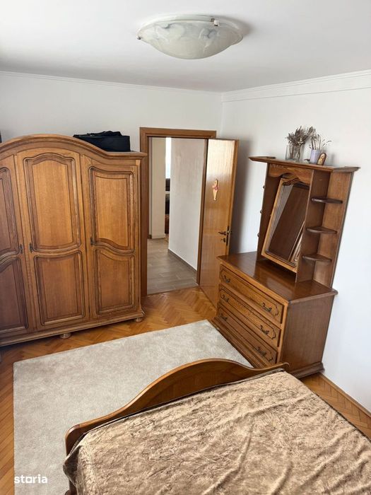 Metrou Calea Grivitei - centrala si loc de parcare