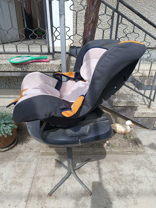 Детско столче за кола Moni