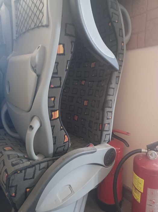 Седалки за микробус с масички, мрежички и колани