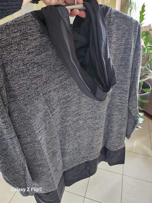 Cardigan cu glugă combinat cu făș  marimea L