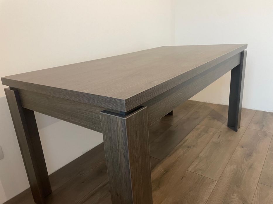 Masa living / bucatarie