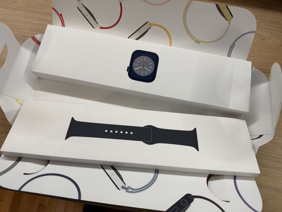 Аpple Watch Series 8 45mm Midnight – много добро състояние + оригинална кутия и аксесоари