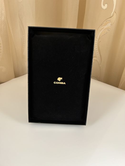 Хумидор COHIBA за 5 пури – кожен калъф, преносим