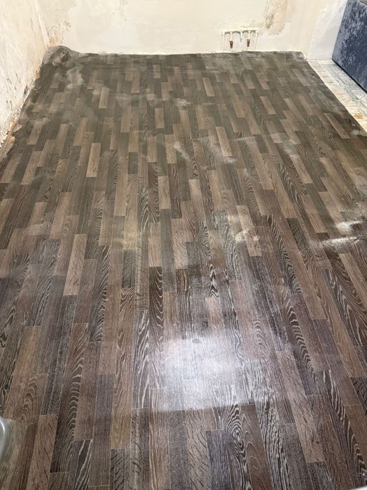 Продам линолеум в отличном состоянии