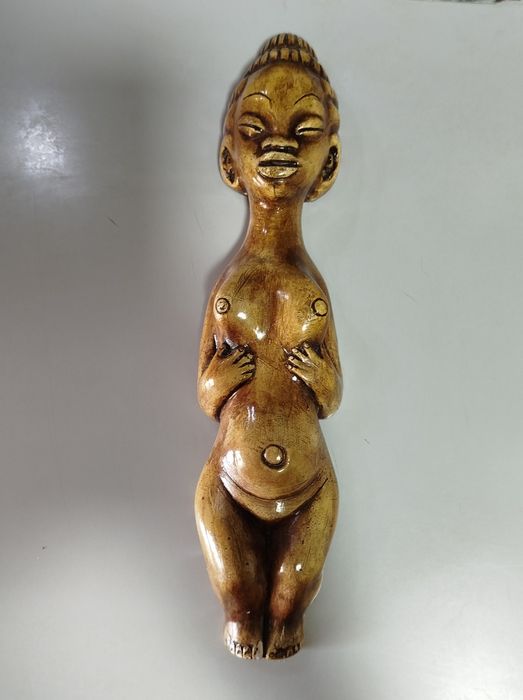 Фигурка статуэтка