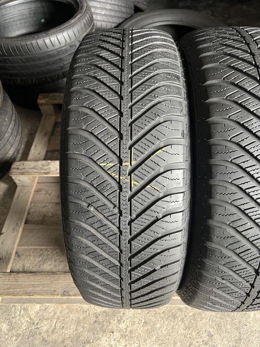 2 anvelope M+S 215/60/17  Goodyear!