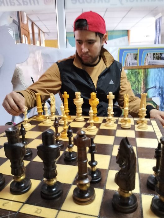 Продам большие  шахматы