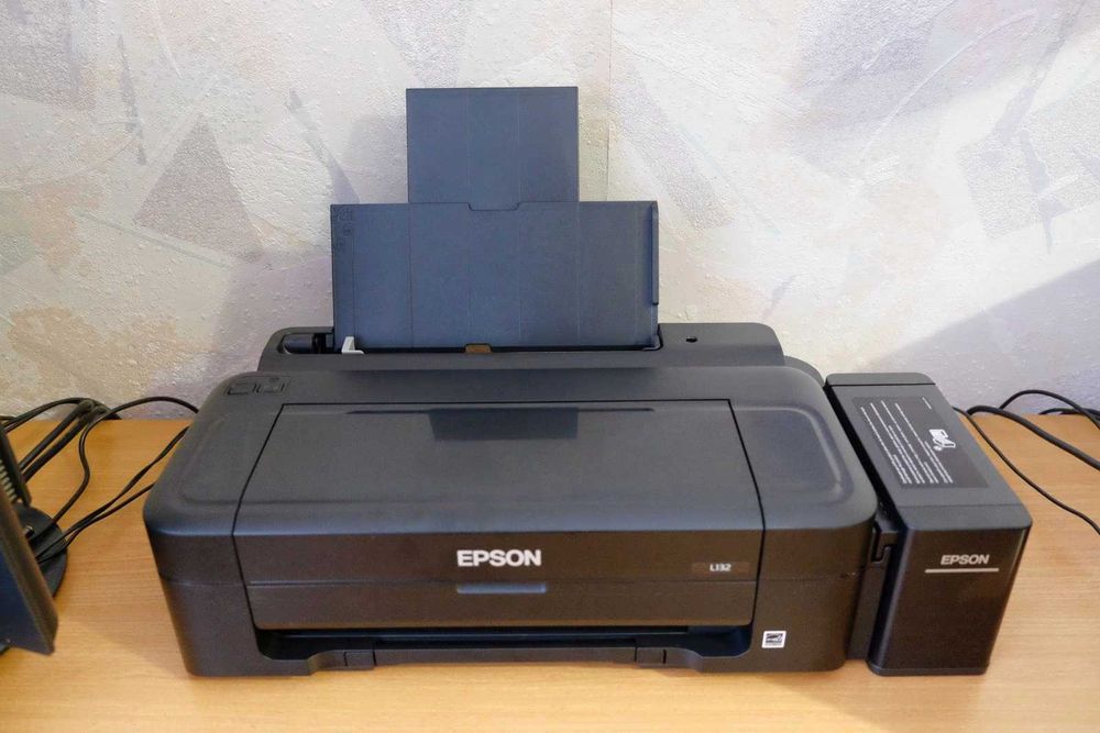 Epson L132 — экономичный цветной принтер с СНПЧ
