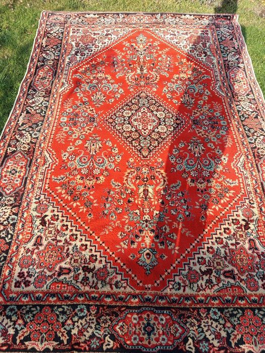 Продам шерстяные ковры.