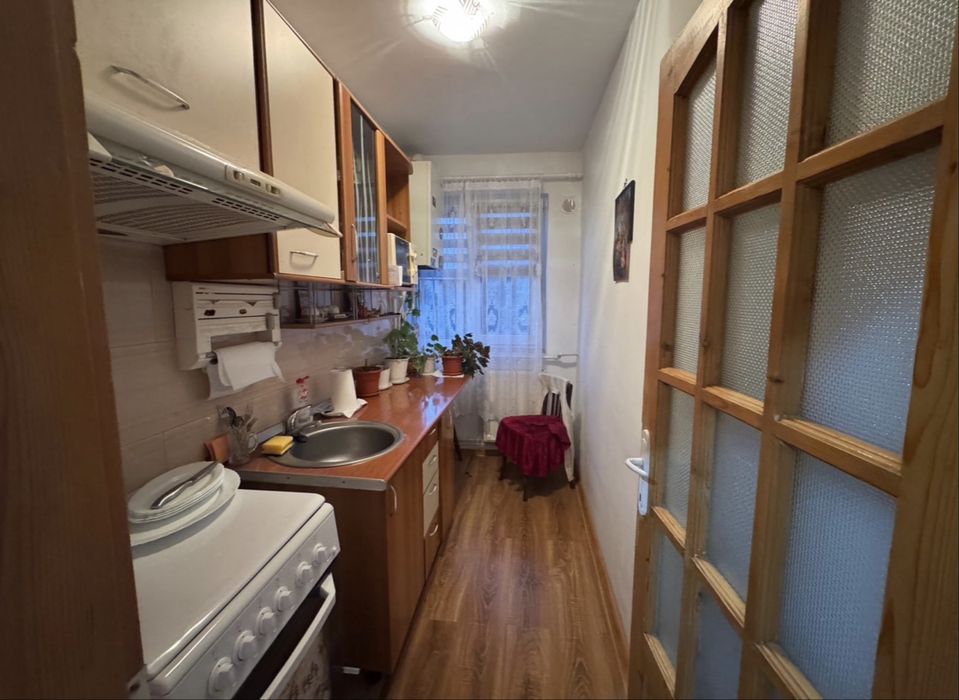Vand apartament 2 camere zona Spiru