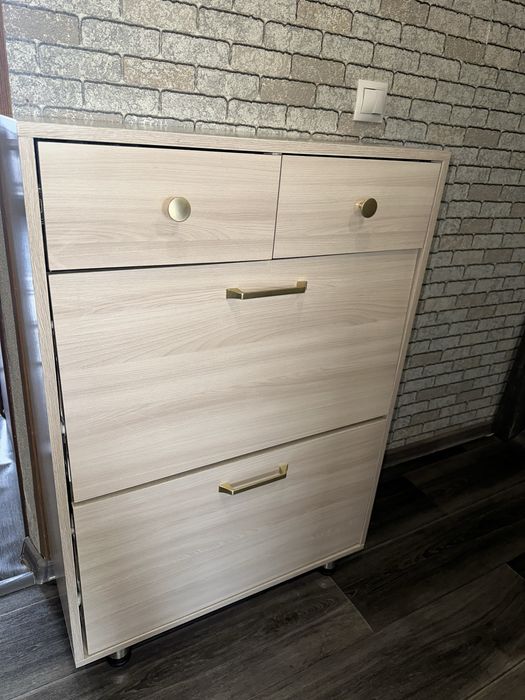 Продам обувницу.