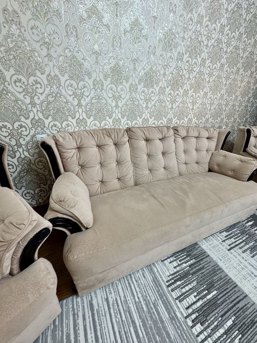 Продам диван с креслами