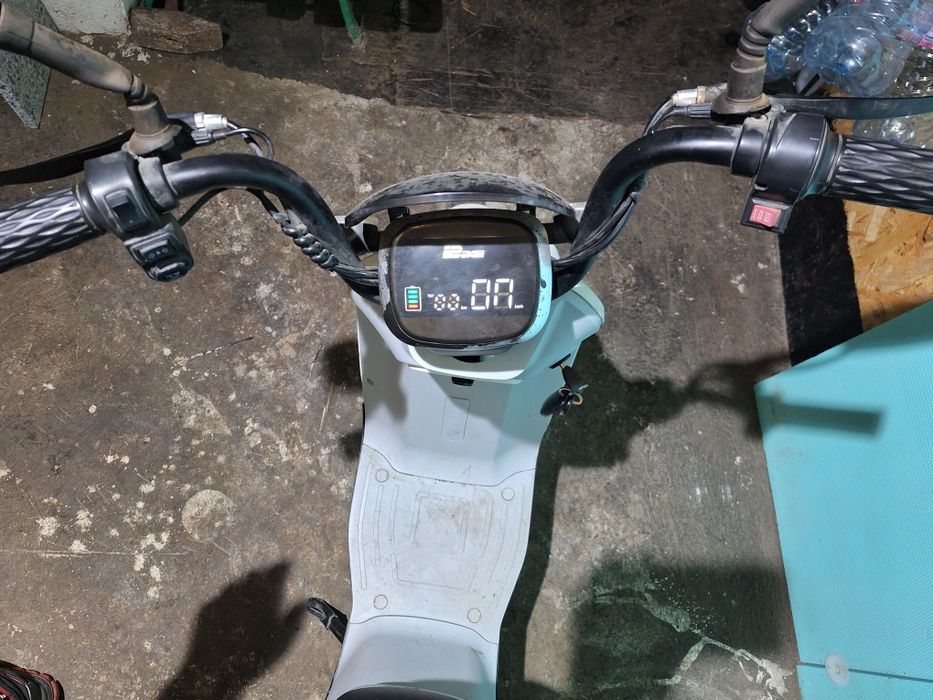 VÂND scuter!!!!!