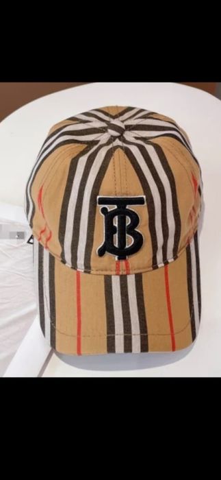 Șapcă Burberry, model 2026, 2 modele