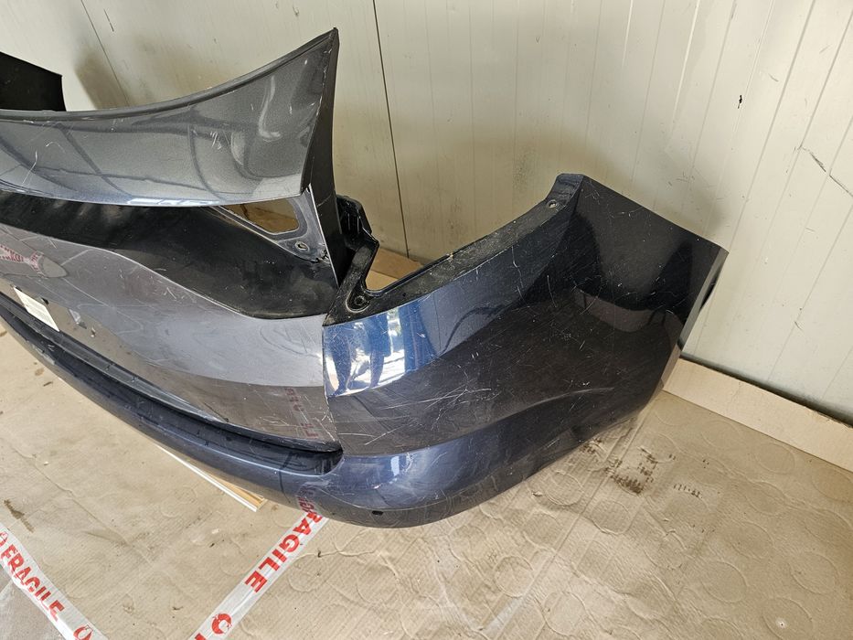 Bara spate si ornamentul de pe hayon renault megane 4 break combi