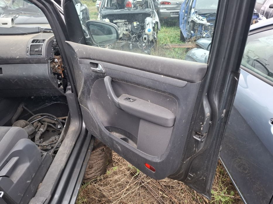 Dezmembrez VW Touran 2012 /usa fata/haion touran/bara spate touran