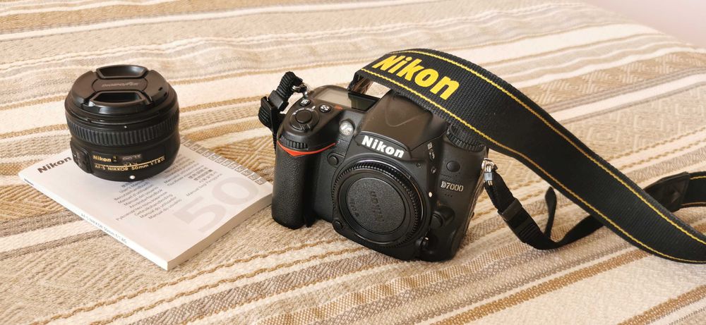 Nikon D7000 почти нов