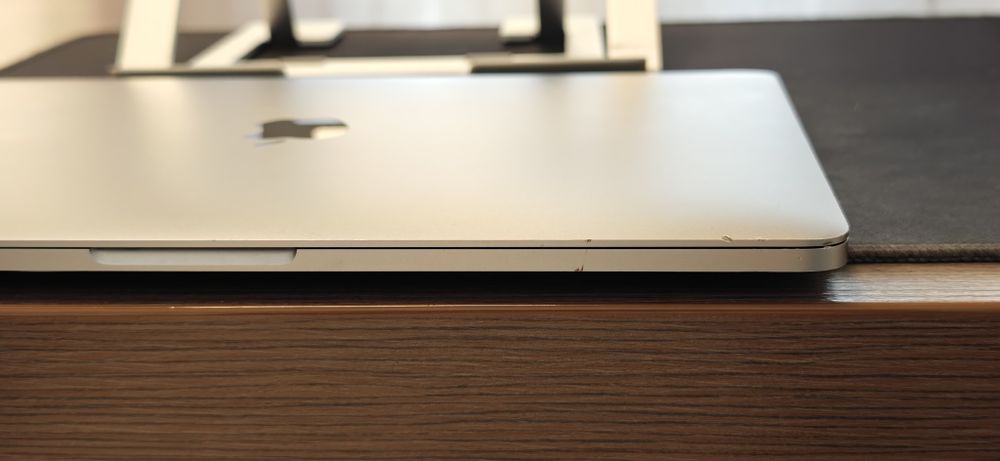 MacBook Pro 13” 2016 i5 / 8GB / SSD 256GB / baterie 94% – 191 cicluri