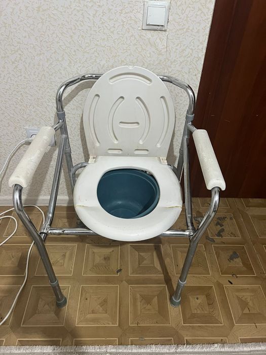 Санитарный.   стул