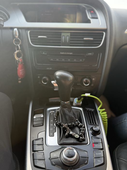 Audi a4 b8 avant 2.7 190 hp. 2009г.