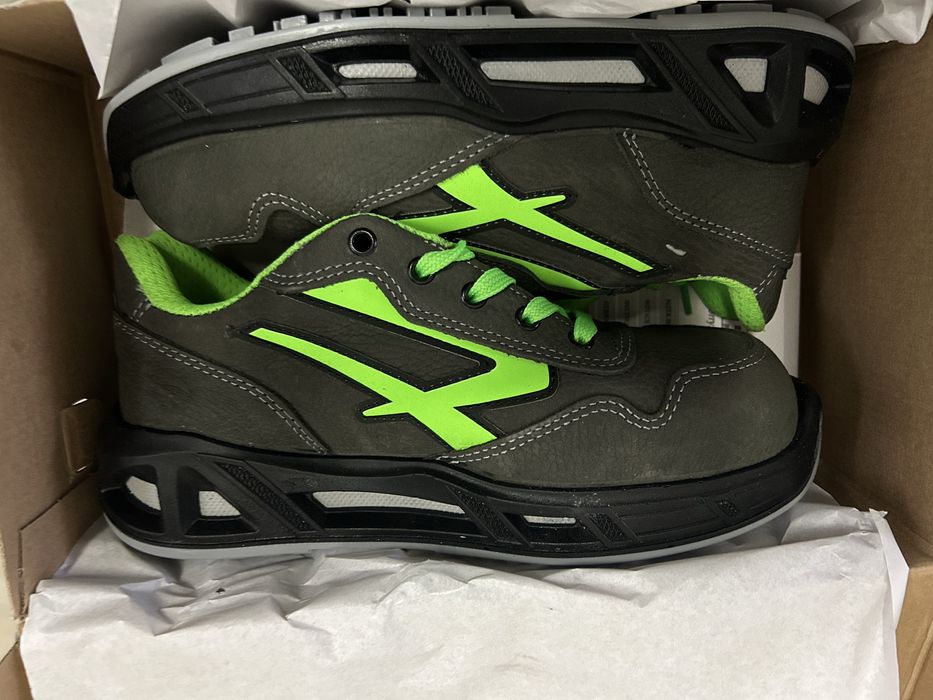 Bocanci cu protectie metalica