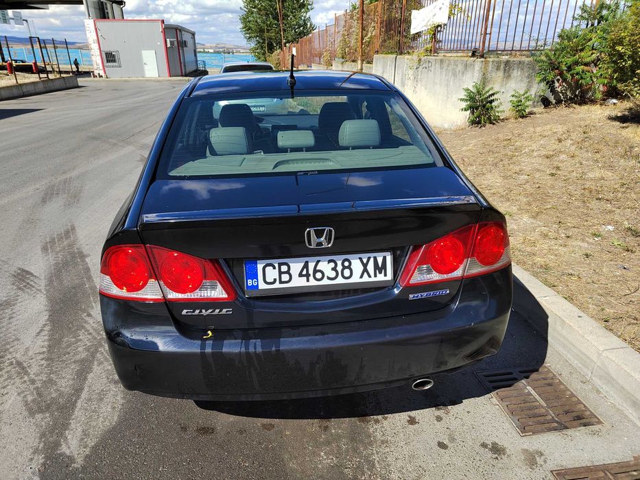 Продавам Honda Civic hibrid