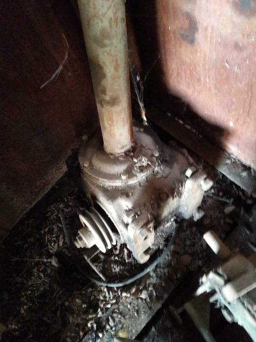 Редуктор угловой .