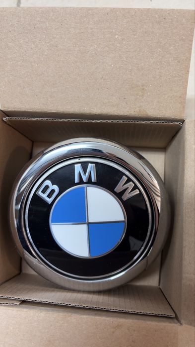 Бутон и емблема за BMW G02