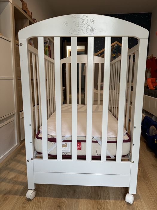 Детско легло с колелца, матрак Piere Cardin, протектор