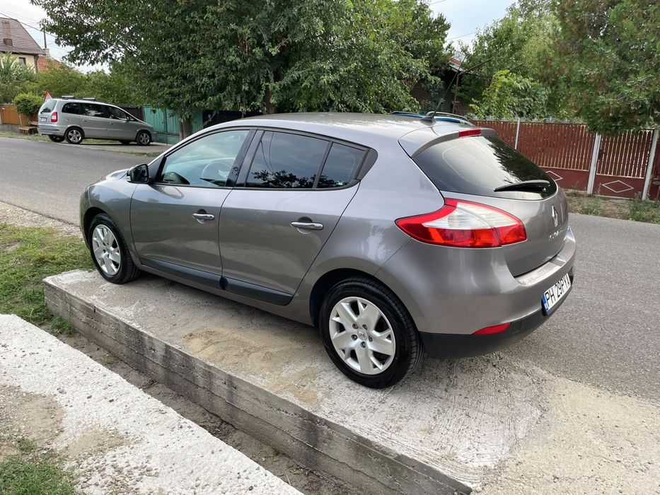 RENAULT Megane