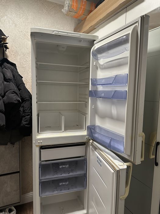 холодильник, бирюса