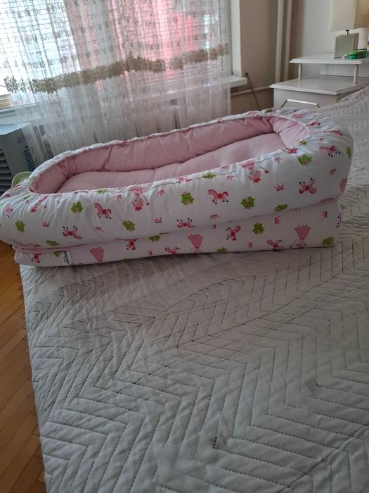Почти ново бебешко анатомично гнездо