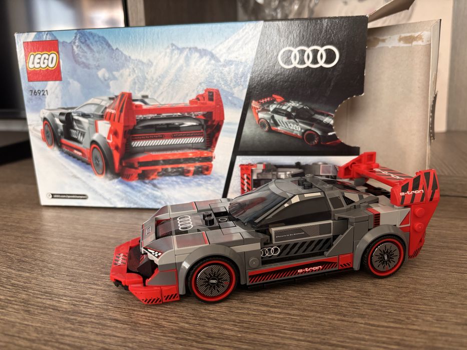 LEGO® Speed Champions - Masina de curse Audi
