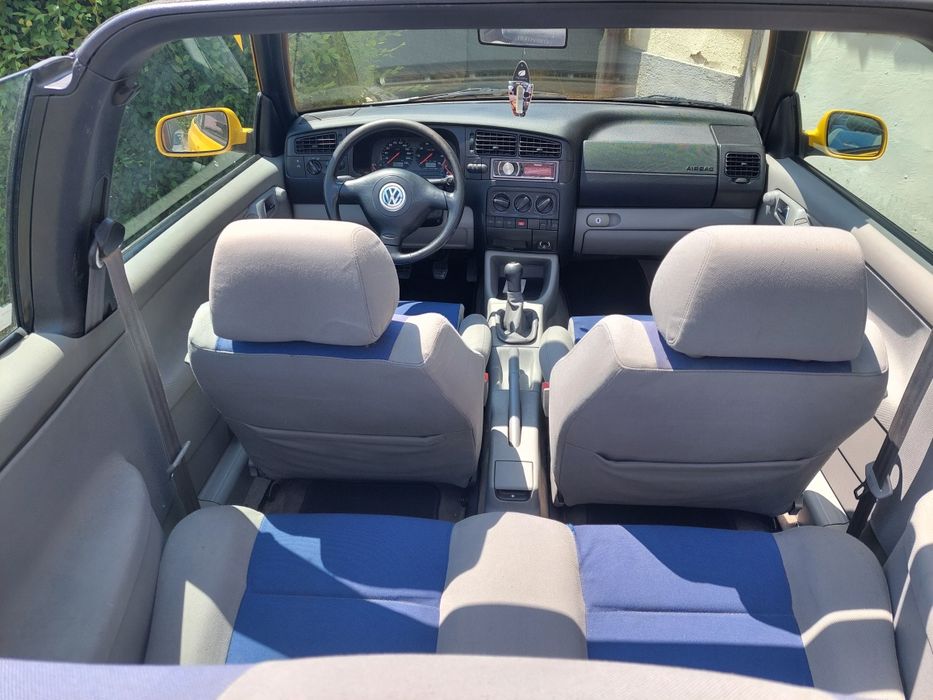 Vând VW Golf III-IV Cabriolet, fabricație 2000, motor 1.6  benzină, 2.700 euro negociabil