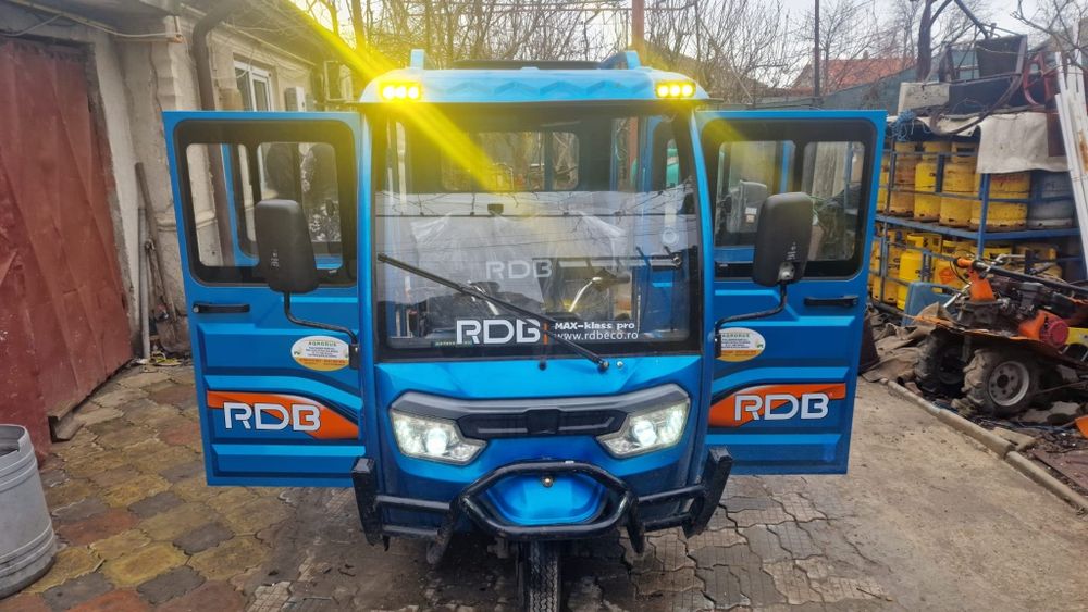 Vând triciclu maxclass pro