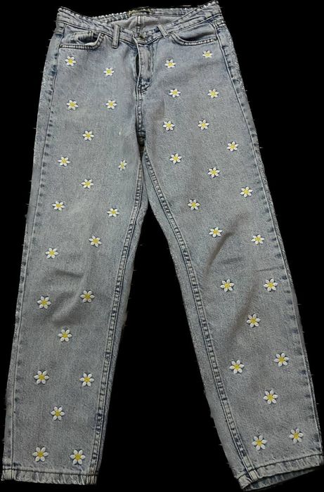 Джинси в стиле ромашка