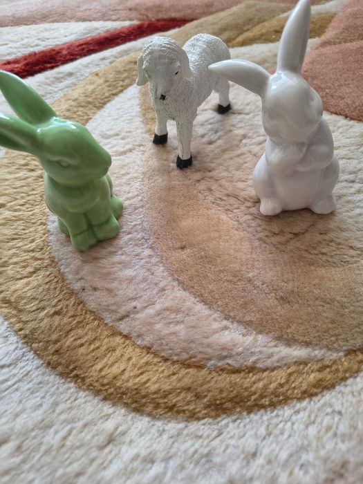 2 iepurași și un mieluț figurine decorative