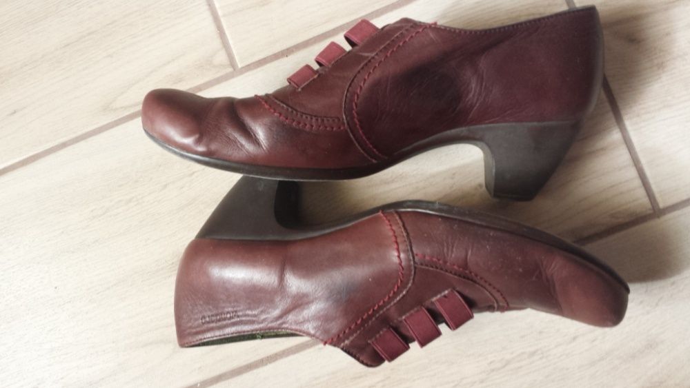 Botine 42 piele. Dama. Culoarea bordo