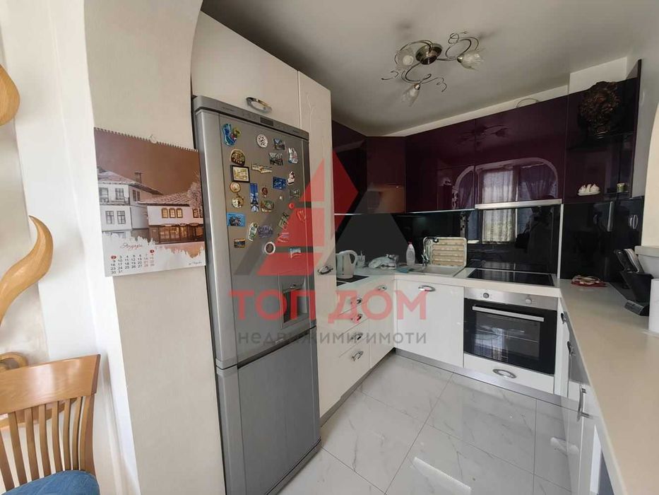 Дава се под наем Тристаен апартамент в Варна, Център - 90 кв.м за 586.5 € - Снимка #1