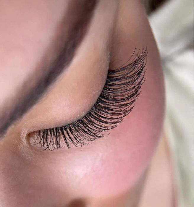 Наращивание ресниц( возможен выезд на дом)