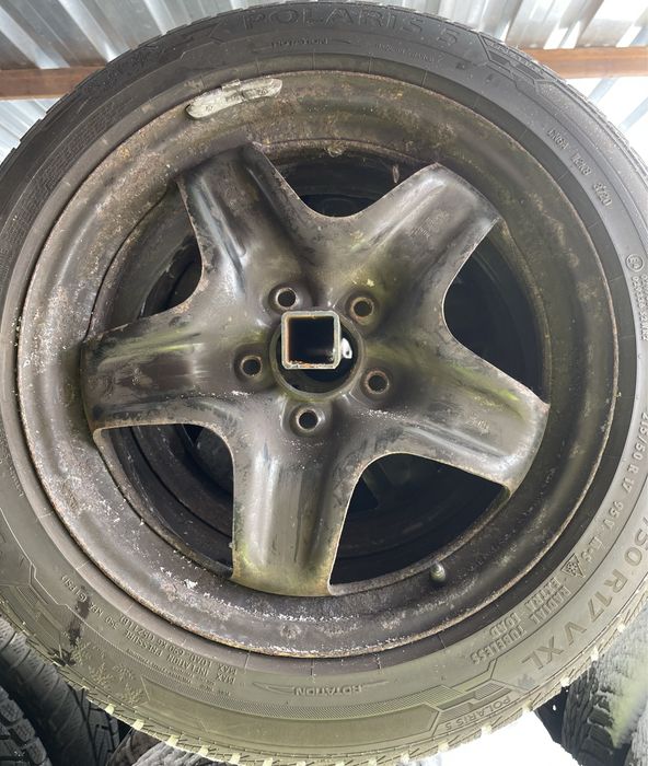 Anvelope de iarna 215 50 R17 Barum cu jante de tabla Opel