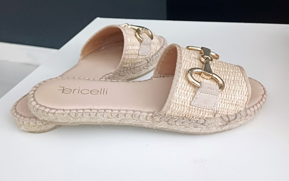 Papuci eleganți vacanță Fericelli piele rafie