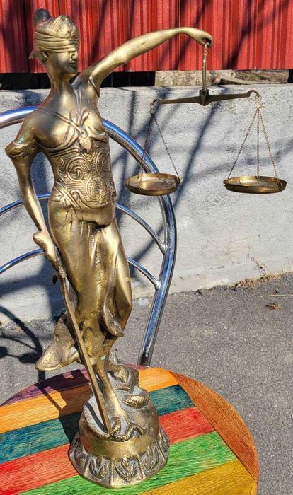 statueta zeita dreptatii (Themis)