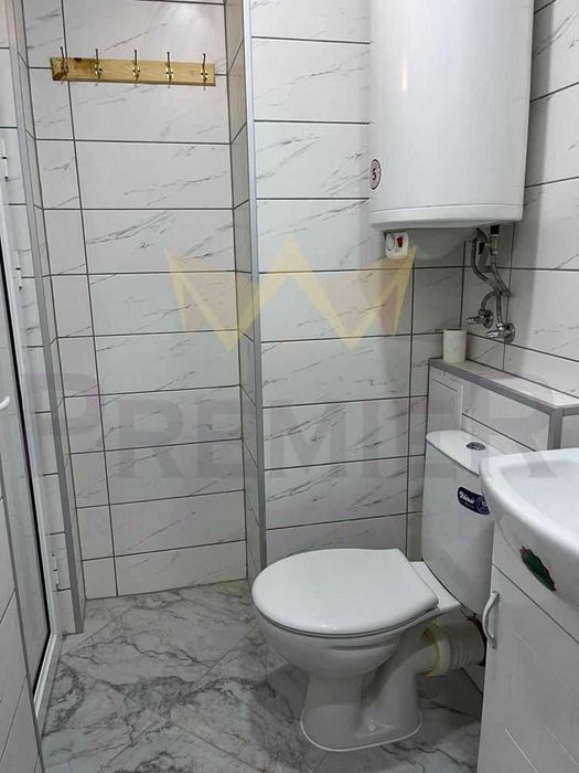 Двустаен апартамент, Автогара