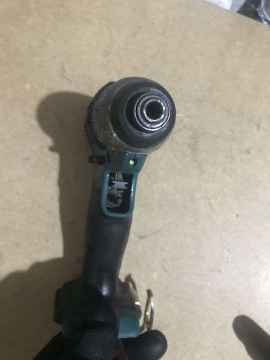 Masina insurubat Makita TD 110D 10,8v incompleta