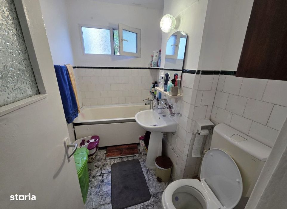Apartament  2 camere Podu Ros , 52 metri, etaj 2 Cod:163000