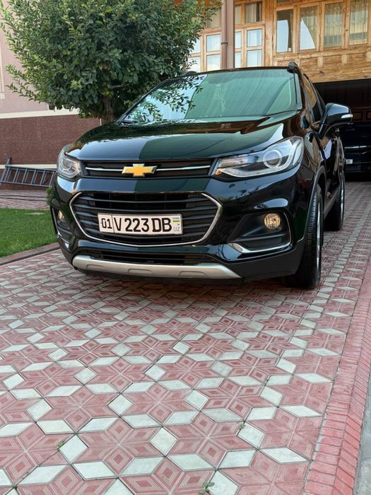 Tracker 1 Premier Qora