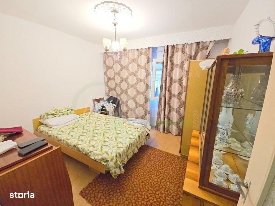 Apartament 3 camere decomandat | Etaj 4 - zona Republicii Bacau