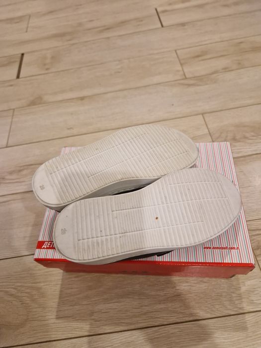 Продаю слипоны для мальчика